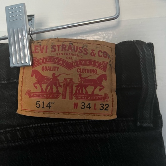 Black Men’s Levi’s Straight Leg Jeans. - Picture 3 of 3